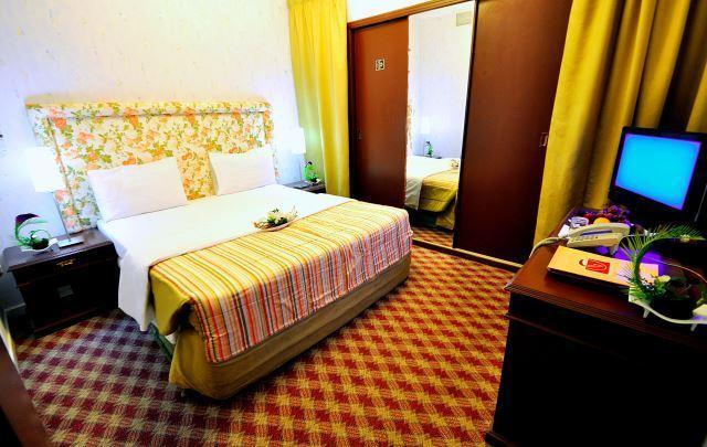 Dellmon Shrouq Hotel Riyadh Room photo